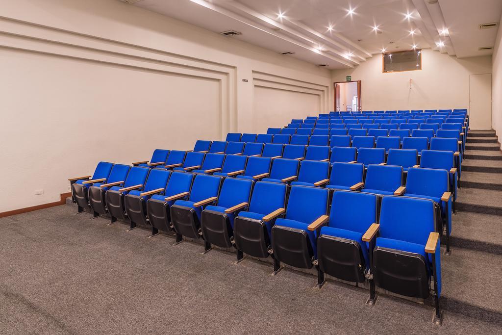 윈덤 이그제큐티보 쿨리아칸 호텔 외부 사진